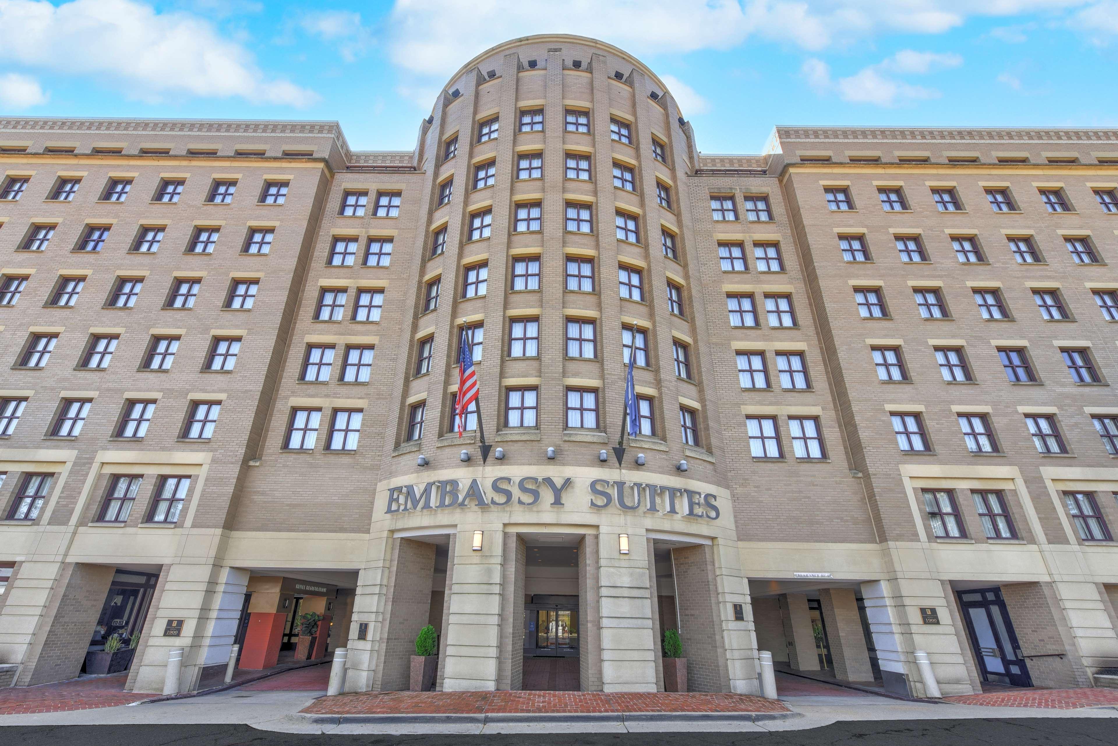 Embassy Suites By Hilton Alexandria Old Town Exterior foto